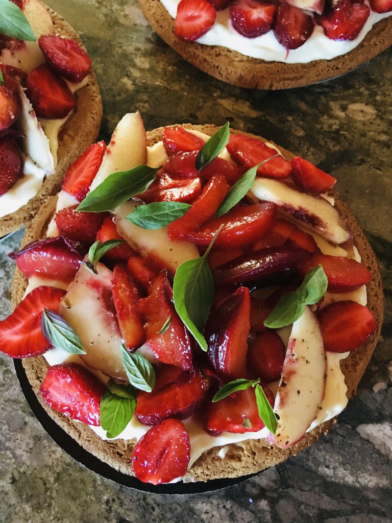 tartelette de pèches et fraises